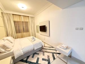 Damac mall street burj khalifa area