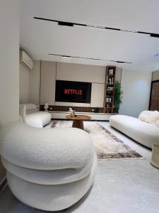 Brand-New Luxury Zamalek Retreat-Partial Nile View