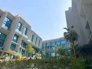 Luxury Studio with Balcony, Pool, Coworking in JVC