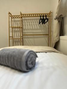 Stylish Designer Cottage - Sleeps 7 - Free Parking