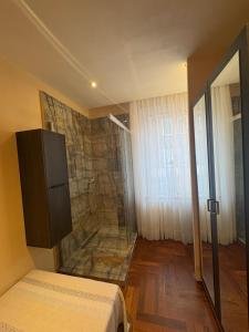 Border Bliss - Private Room with Bathroom in a Cozy Home