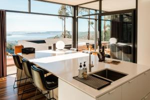 Mountain Top Snug, House Itas