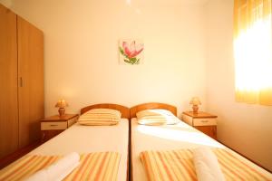 Apartments by the sea Bibinje, Zadar - 14280