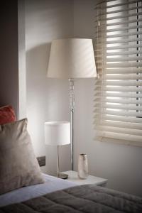 Central London stylish newly decorated studio flat