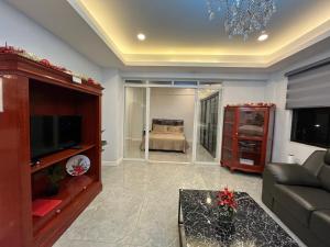 My Suite Heart of San Juan City with Roof Garden along F Blumentritt Near Ortigas