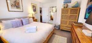 Homely Apartment In Sought After Building