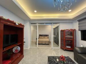 My Suite Heart of San Juan City with Roof Garden along F Blumentritt Near Ortigas