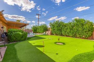 Games Galore - Old Town Scottsdale - Pool & Golf