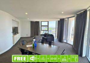 Contemporary 3BR Getaway in Brisbane CBD