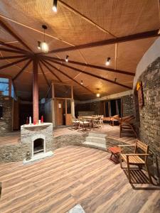 Mukteshwar I Cujos Krest I Backpackers Room
