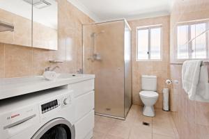 Villa Burra - Pet Friendly - 5 Mins Walk to the Beach