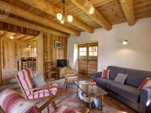 Grange rénovée avec jardin clos, animaux acceptés, proche des Monts du Lyonnais - FR-1-496-119