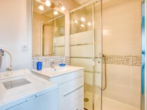 Maison T3 proche plage & centre-ville avec jardinet et parking - FR-1-521-200