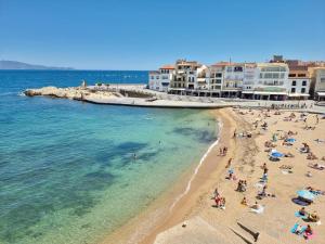 Apartamento de 3 habitaciones con terraza panorámica, cerca de la playa en LEscala - HISP-236-34