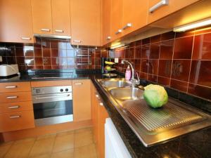 Apartamento de 3 habitaciones con terraza panorámica, cerca de la playa en LEscala - HISP-236-34