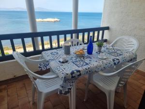 Apartamento acogedor con terraza y piscina a 50m de la playa - HISP-236-123