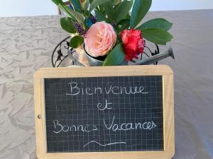 Gîte spacieux avec piscine et terrasse en village - FR-1-589-637