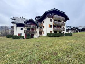 Appartement cosy à Bernex, proche des pistes et sentiers, avec terrasse ensoleillée et wifi. - FR-1-498-22