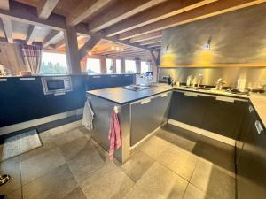 Chalet de Standing 5 Chambres avec Jacuzzi et Parking - FR-1-836-51