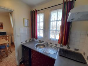 Appartement lumineux T2 avec Wi-Fi et lave-linge, centre La Roche-Posay - FR-1-541-182