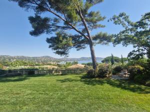 Villa 8 Pièces avec piscine privée et vue mer à Sainte-Maxime - FR-1-780-11
