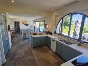 Villa 8 Pièces avec piscine privée et vue mer à Sainte-Maxime - FR-1-780-11