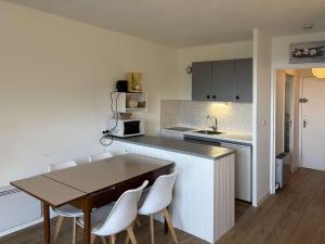 Studio skis aux pieds pour 4 pers, balcon vue vallée - FR-1-322-701