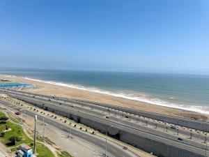 Perfect Balance Rest and Work Study Oceanfront