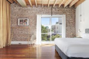 New York-Style Loft in Sydney CBD with City Views