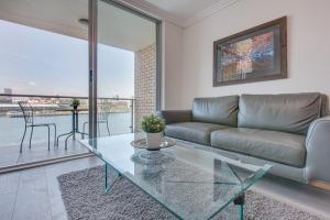 Wake up to Sydney Harbour