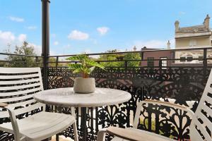 Cozy Studio with Balcony in Unbeatable Location