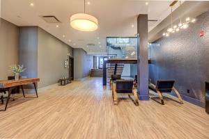 Dream Suites Near YYZ Airport