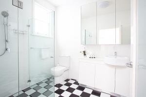 FunkyWest Studio with Private Patio