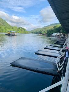 River View Resort ริเวอร์ วิว รีสอร์ท