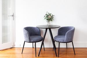 Beautiful Studio in Heritage Building with Balcony