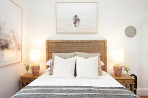 Modern and CosyWest Apartment