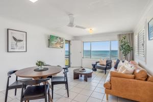 Absolute Beachfront Apartments 3T