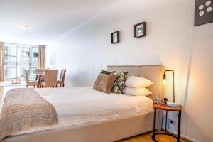 Stylish Studio With Pool & Gym in Heart of Sydney