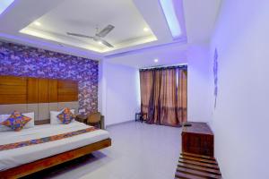 FabHotel Ayaansh