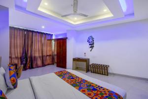FabHotel Ayaansh