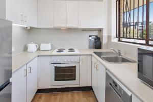 Cosy Unit with Parking near New Farm Park & River