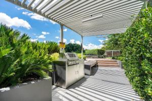 Executive Balcony Apartment in Central Canberra
