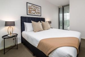 Executive Balcony Apartment in Central Canberra