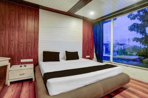 Collection O Lodha Experia Mall Dombiwali Formerly RR Suites