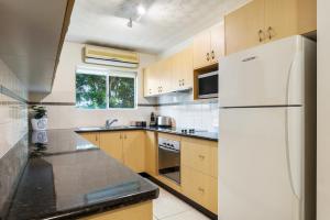 Family-Friendly Stay Walk to Beach & Parks