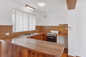 Restful Canberra Retreat in Spacious Terrace Home