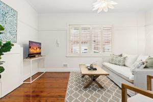 Art Deco Coastal Living, Minutes to the Sand