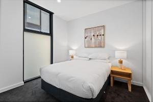 Modern Apartment on Burgundy precinct & Parklands