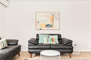 Bright and convenient apartment, close to shops