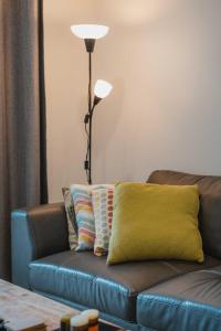 Lonsdale St 1-Bed Unit with Study Area and Parking